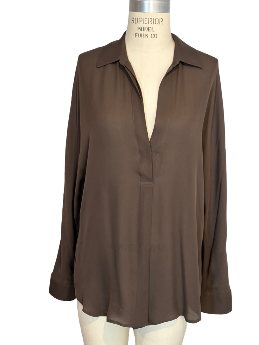 Vince Women's Dark Brown 100% Silk V-Neck Long Sleeve Blouse Size SMALL Oversize